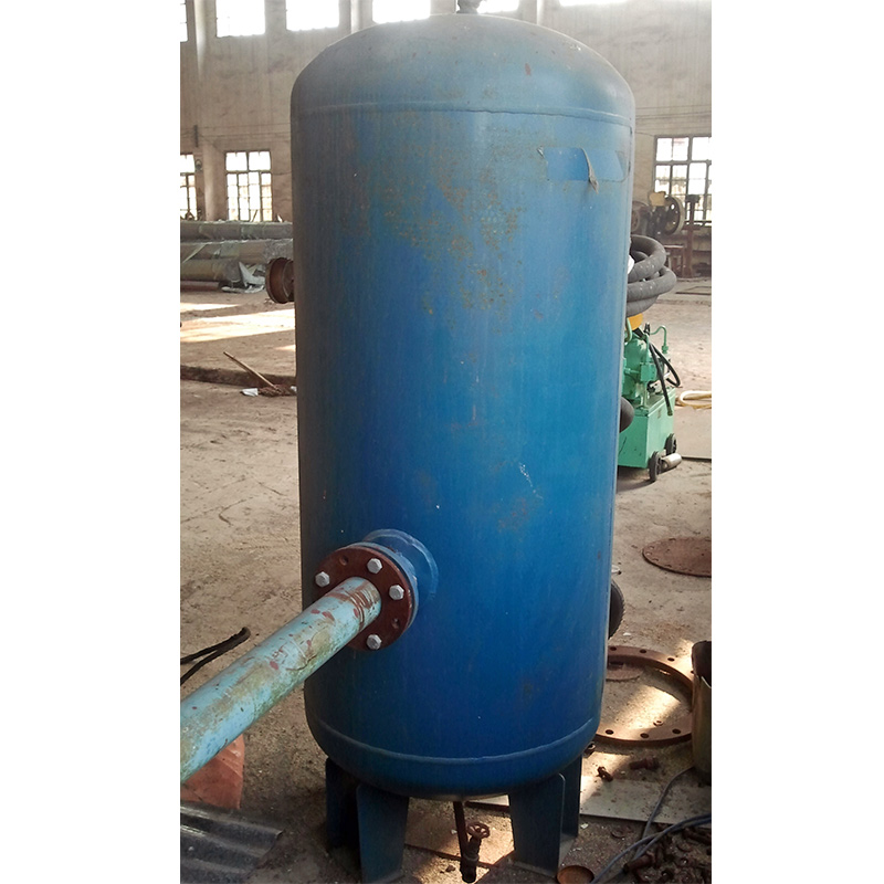 Gas storage tank